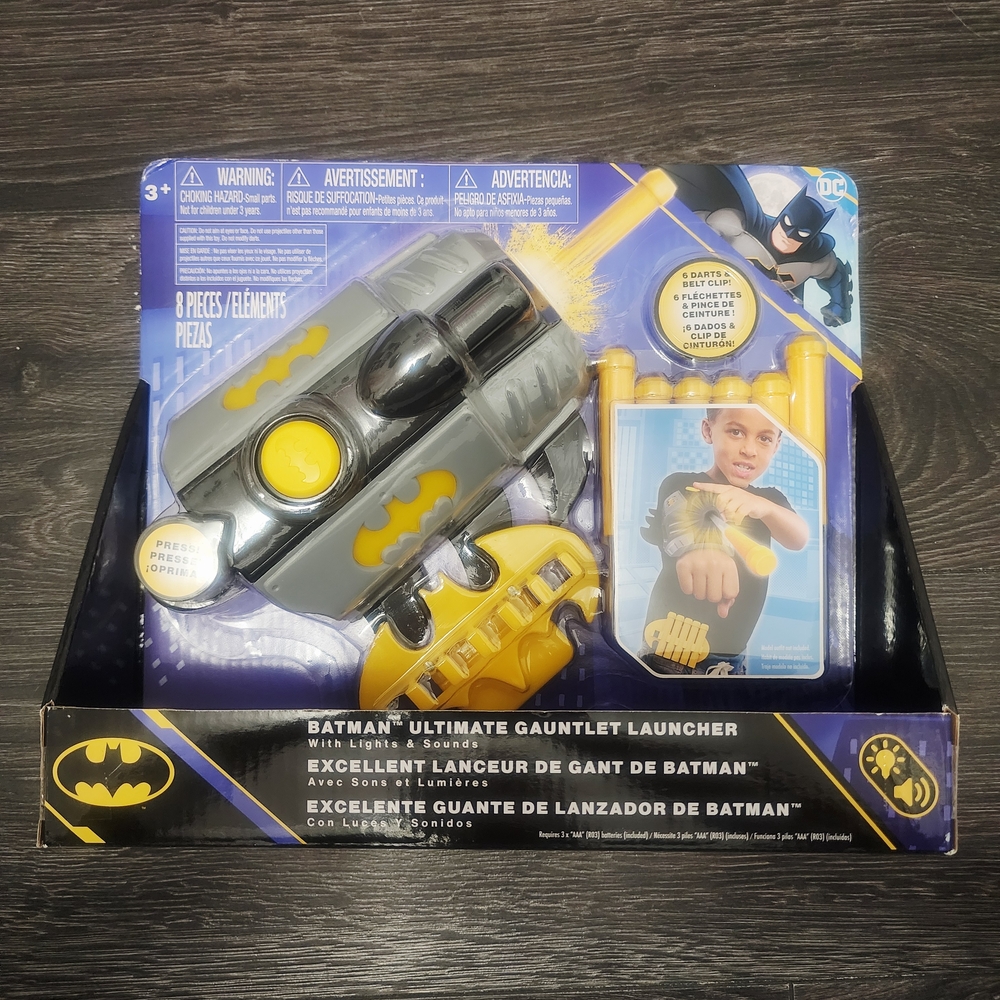 DC Batman Gauntlet Launcher with Lights